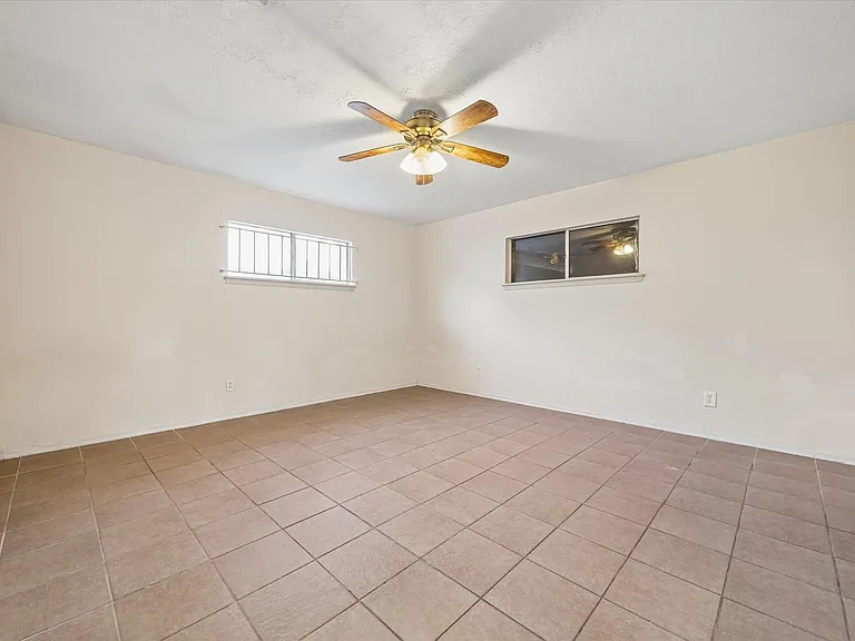 7119 Long Point Rd — Photo 16