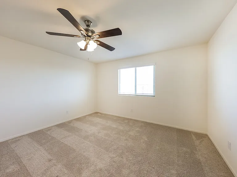25802 W Coles Rd — Photo 9