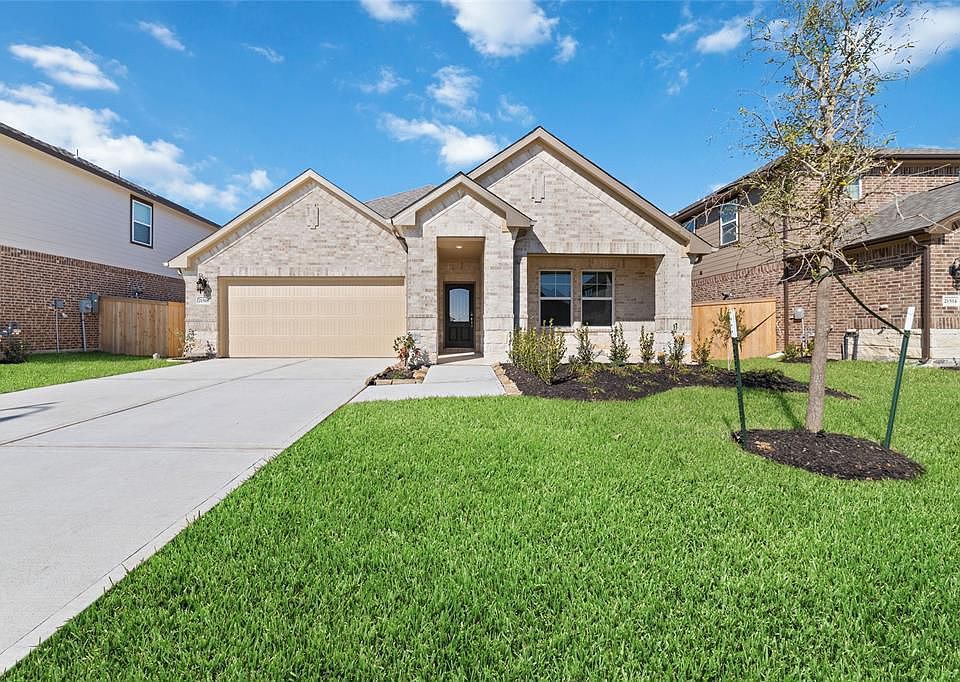 1st image of 21518 Carbone Ln