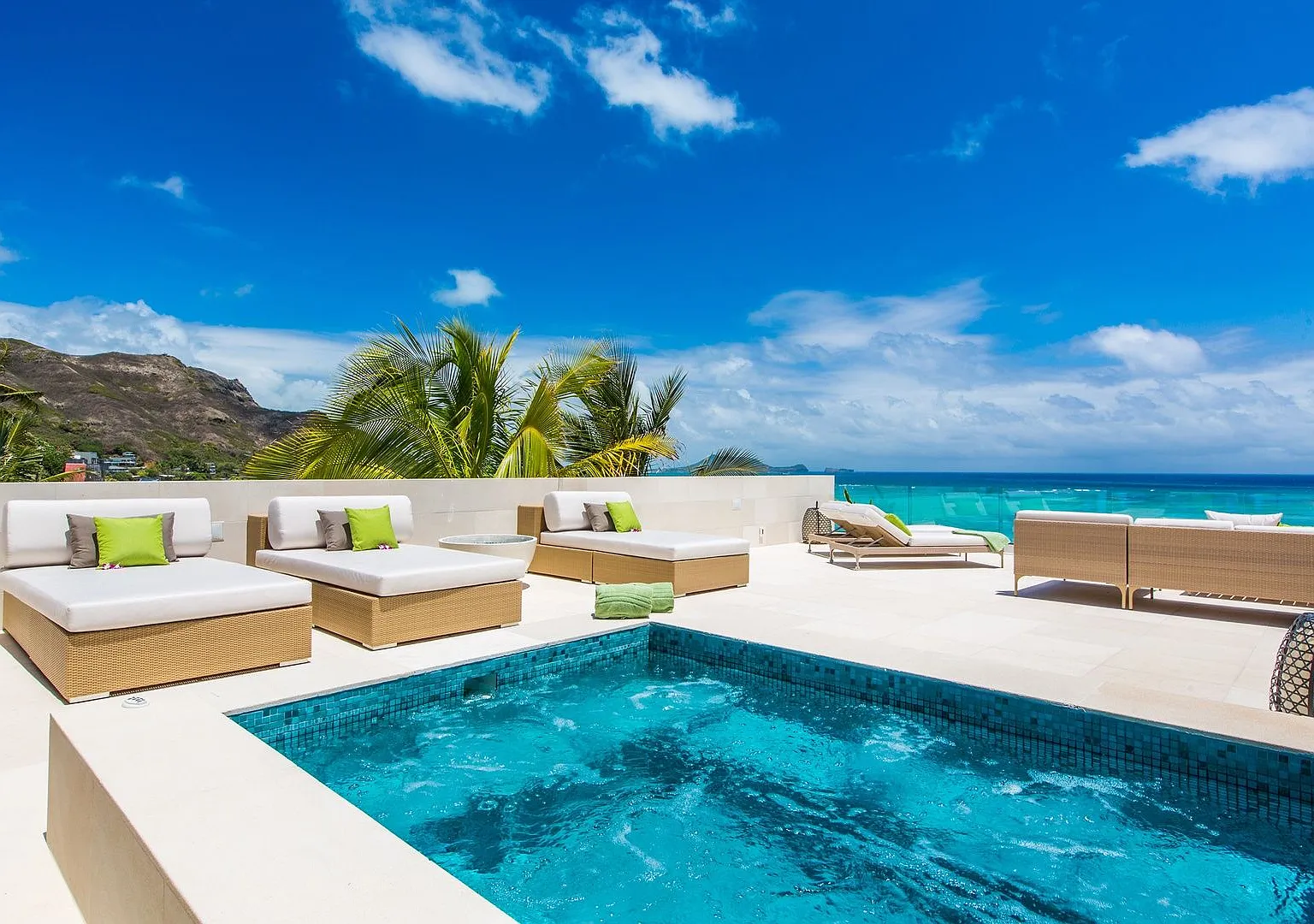 Lavish Oceanview Estate w/ Pool, Spa, AC & Mokulua Isle Views: Lanikai Hillside — Photo 4