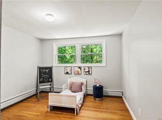 86 King George Rd, Poughkeepsie, NY 12603