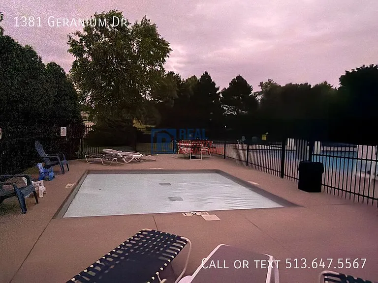 1381 Geranium Dr — Photo 32
