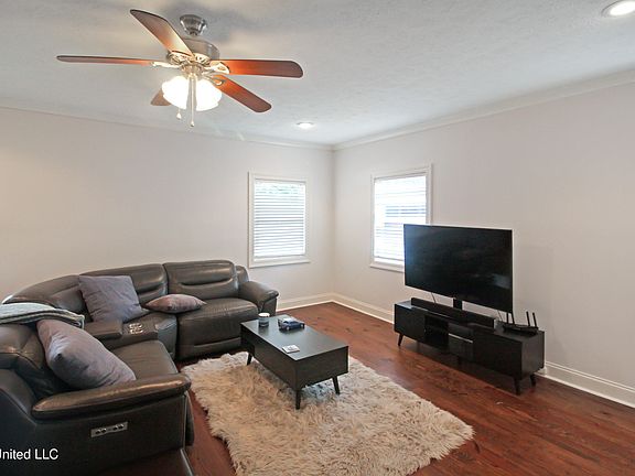 2nd image of 1611 Kent Ave