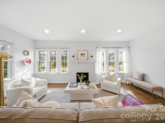5th image of 1601 Shamrock Dr