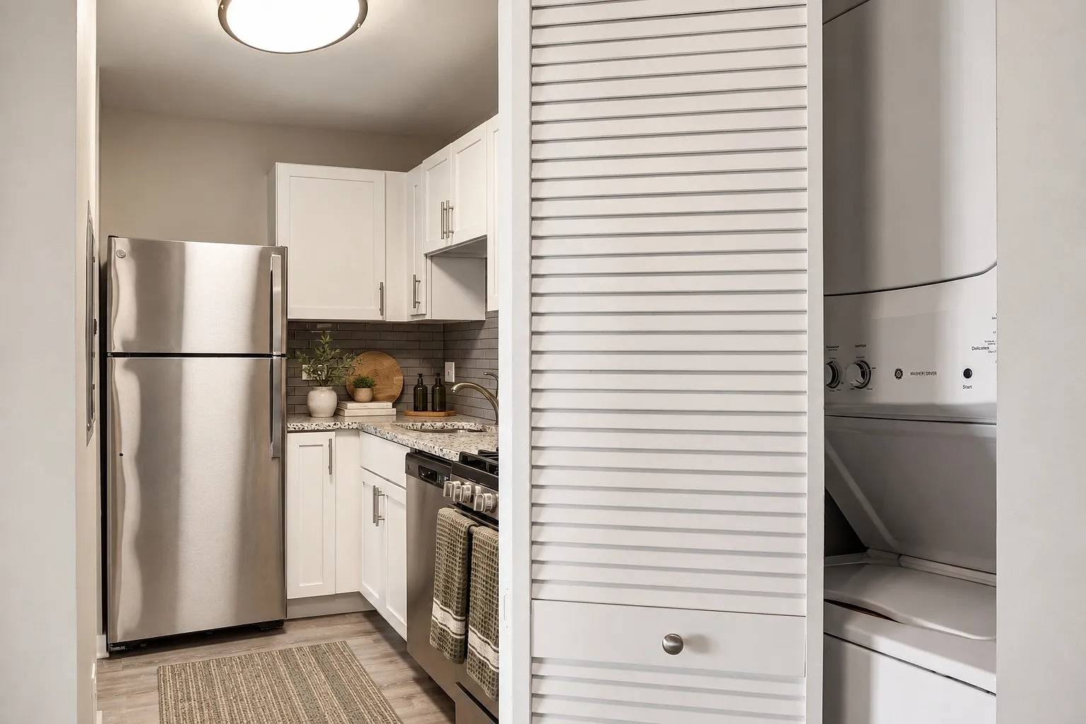 Windsor Lakes Apartment Homes — Photo 3