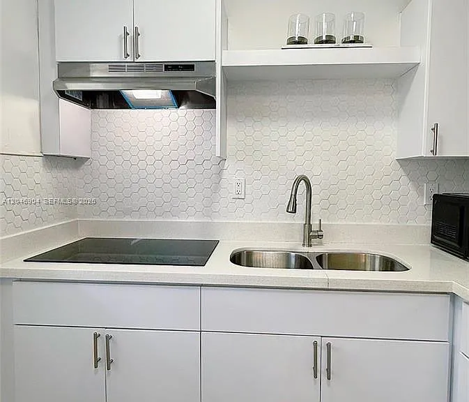 716 Michigan Ave #303 — Photo 6