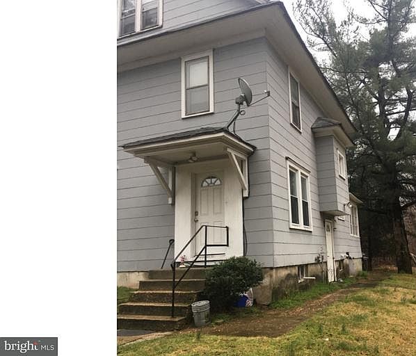 2nd image of 201 Merion Ave
