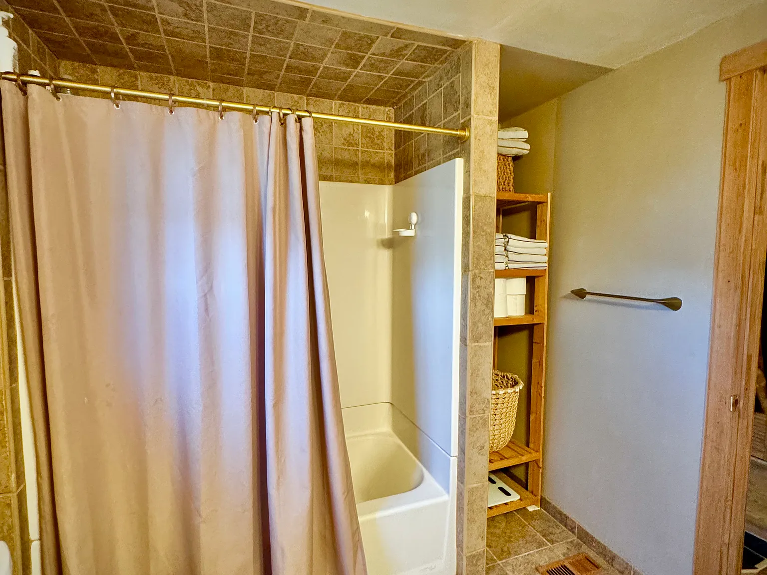 Reiling Rd, Breckenridge — Photo 2