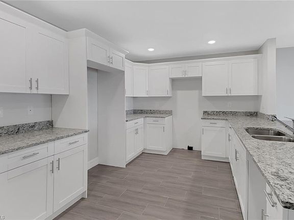 4th image of 6069-6071 Laurelwood DR