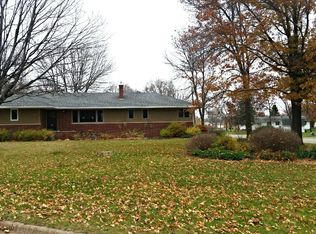 1031 W Center St, Lake City, MN 55041