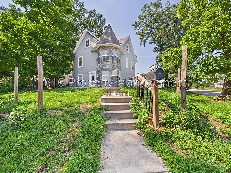 1256 Pennsylvania Ave — Photo 35