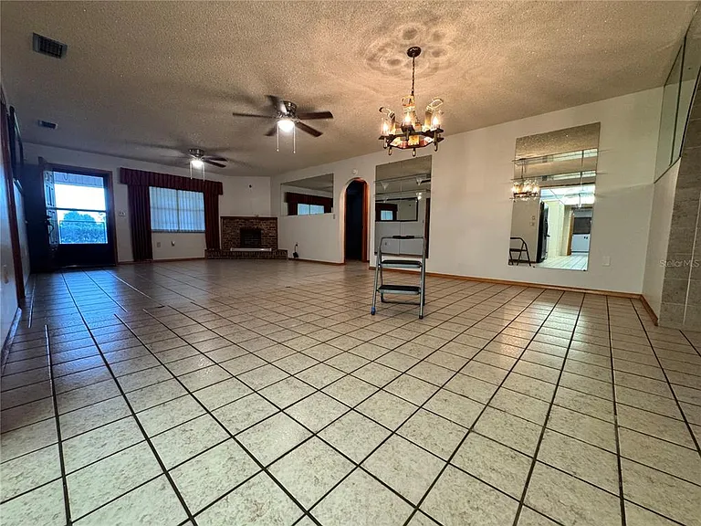 8225 E Highway 25 — Photo 25