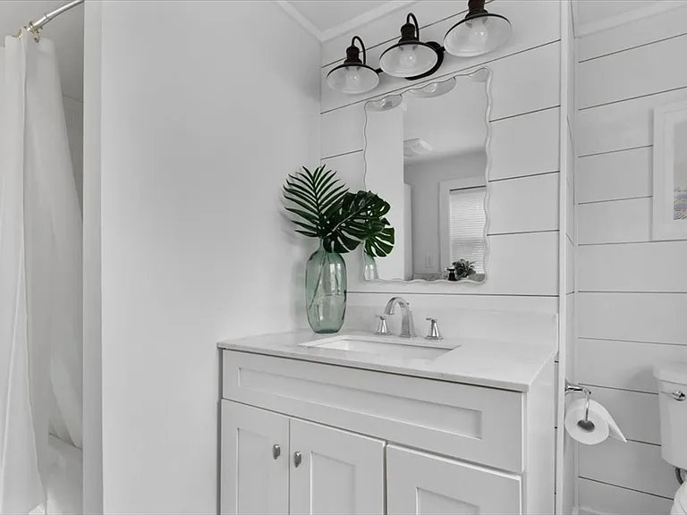 30 Roosevelt Rd #1 — Photo 16