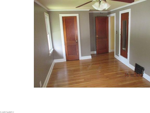 5th image of 3207 Grove Ave