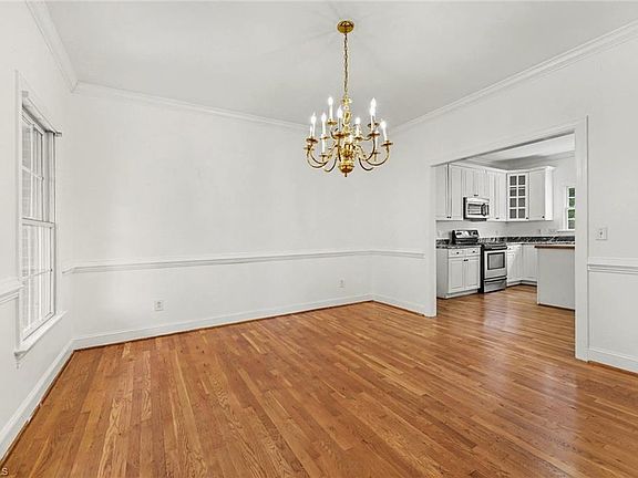 5th image of 110 Chestnut Hill Ct