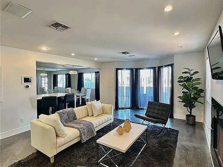 Fully Furnished Townhome