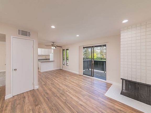 4th image of 1936 Desert Cir #7