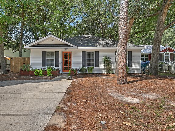 2nd image of 1612 Poinsettia Rd