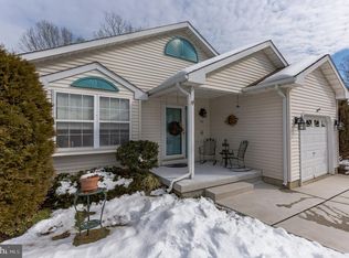 16 Melony Ln, Turnersville, NJ 08012