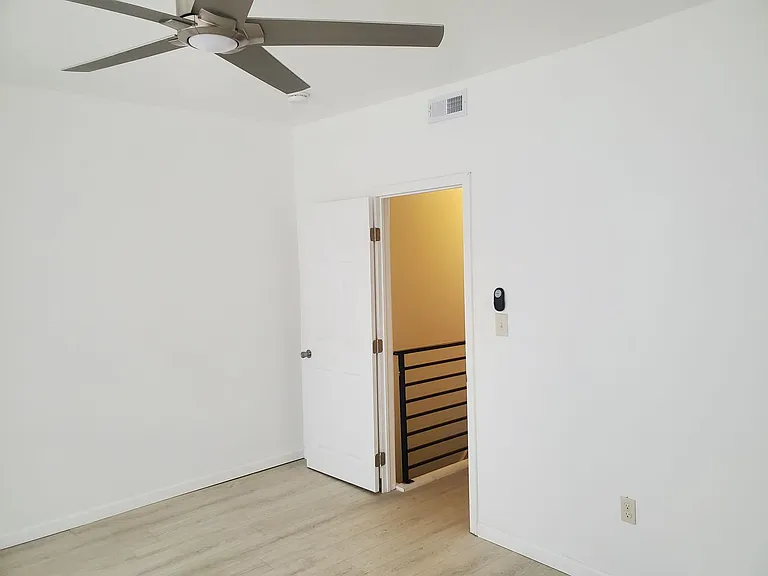 6040 Ogontz Ave — Photo 6