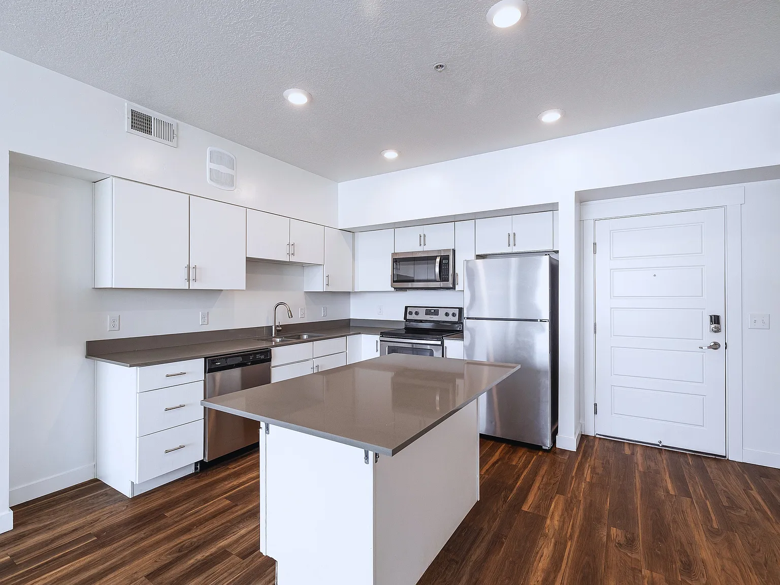 Meadowbrook Millcreek Apartments — Photo 3