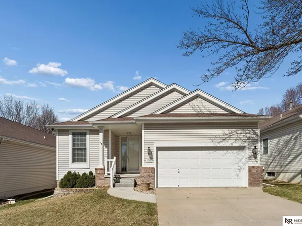 17202 Hickory Plz, Omaha, NE 68130