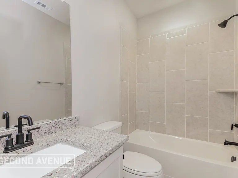 2121 Meadow Dr — Photo 13