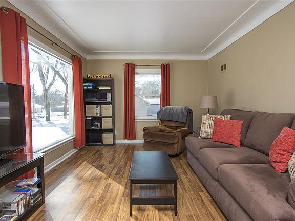 3rd image of 2503 Garden Ave