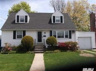 229 Atlantic Ave, Massapequa Park, NY 11762