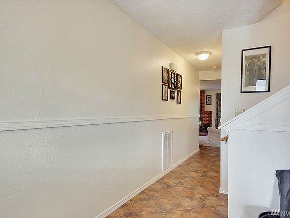 4th image of 3215 30th Ave SE