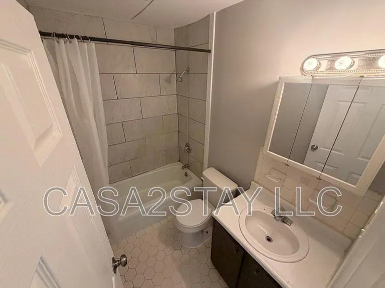 5104 Malibu Ct #21 — Photo 9