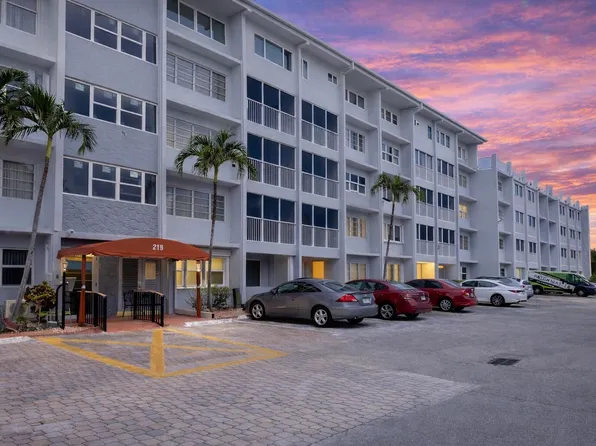 215 SE 3rd Avenue #306d, Hallandale Beach, FL 33009