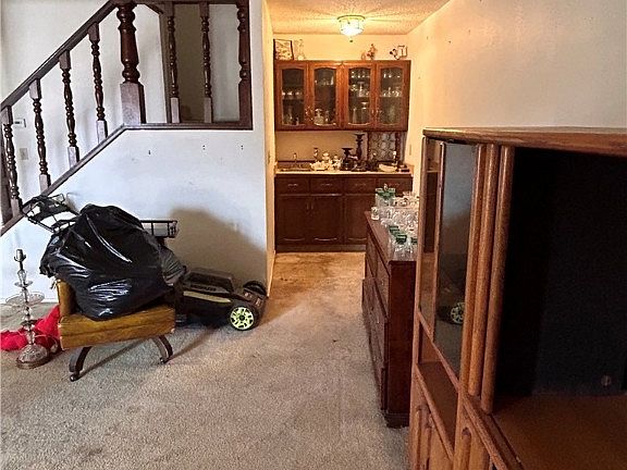 2nd image of 4864 Rollingwood Cir