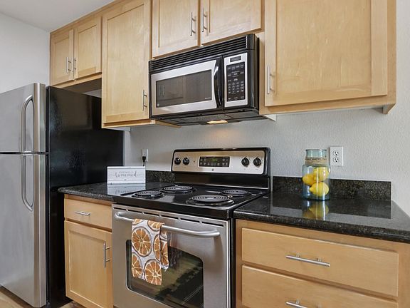 3rd image of 900 Cambridge Dr Unit 51