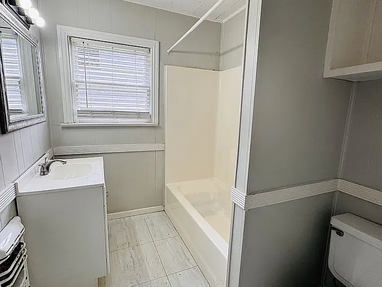 212 N 24th St — Photo 9