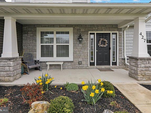 3rd image of 427 W Glen Tilt Ave
