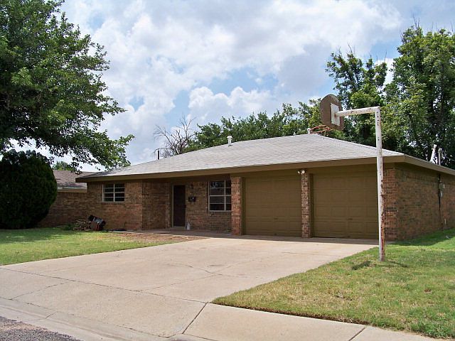 1st image of 809 NW Avenue M Pl