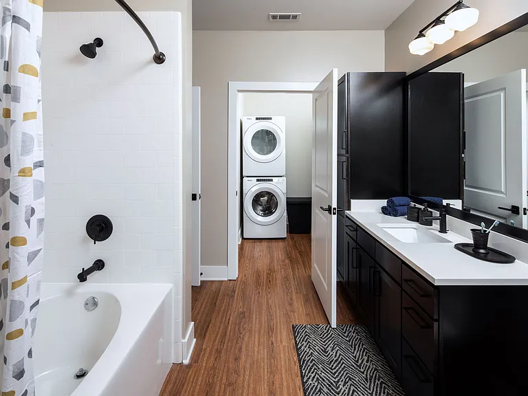 The Local Sugar Hill Apartments — Photo 7