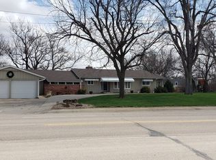 325 Roosevelt Ave, Beloit, KS 67420