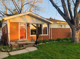 1269 N Selfridge Blvd, Clawson, MI 48017