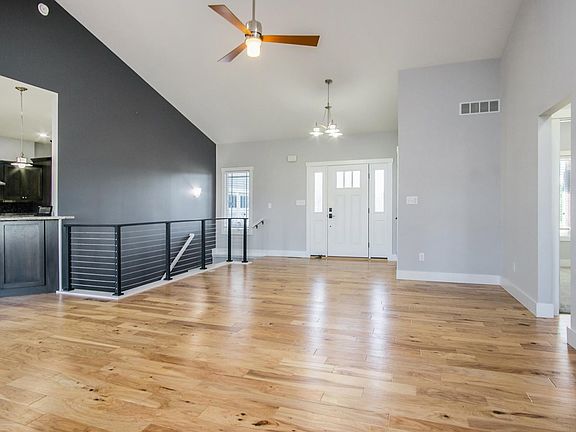 4th image of 30747 Chadwick Dr