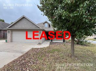 2677 N Barcelona Ave, Fayetteville, AR 72703