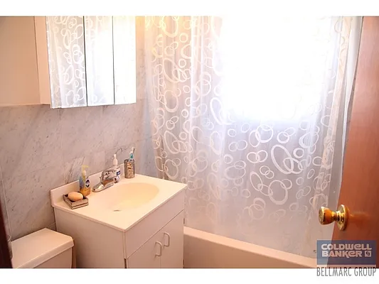 Rented by Aclawrence | media 5