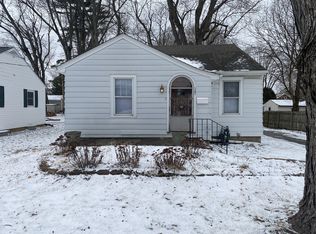 207 Roosevelt Rd, Valparaiso, IN 46383