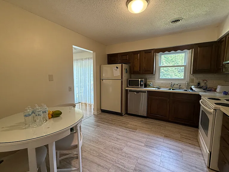 12 Lakewood Dr — Photo 3