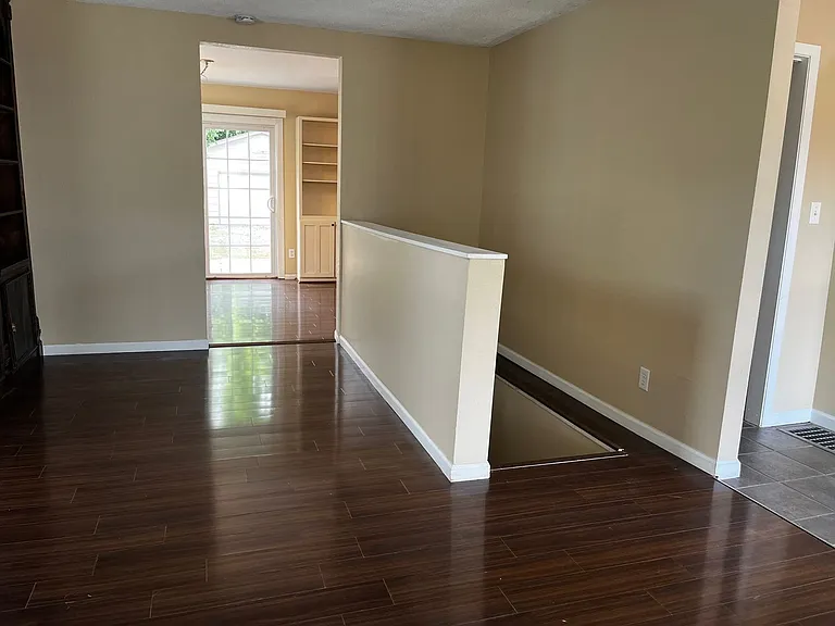 741 S 1st Ave — Photo 9