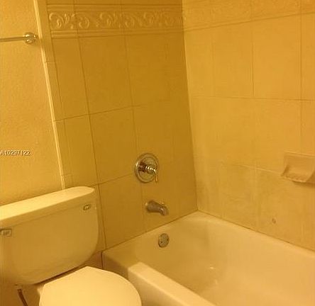 3rd image of 1401 NE 53rd St APT 108