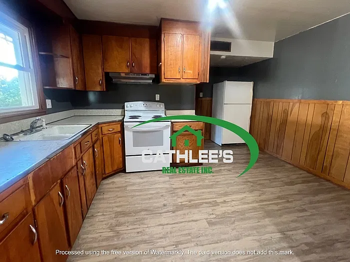 2 bed, 1.0 bath, $750 — Photo 2