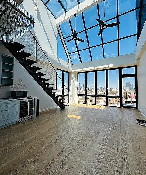 214 Richardson St #PENTHOUSE — Photo 1