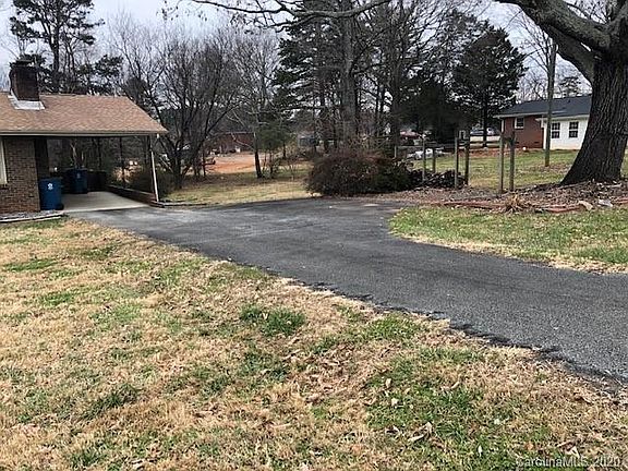 2nd image of 1695 Old Farm Dr